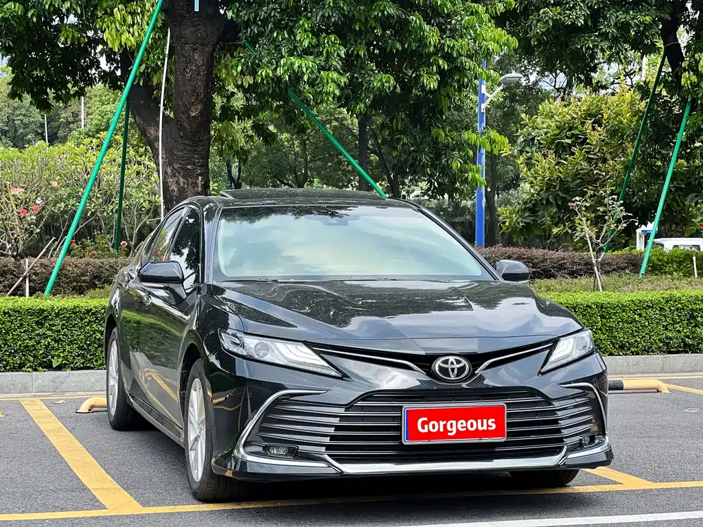 Toyota Camry — миниатюра 3