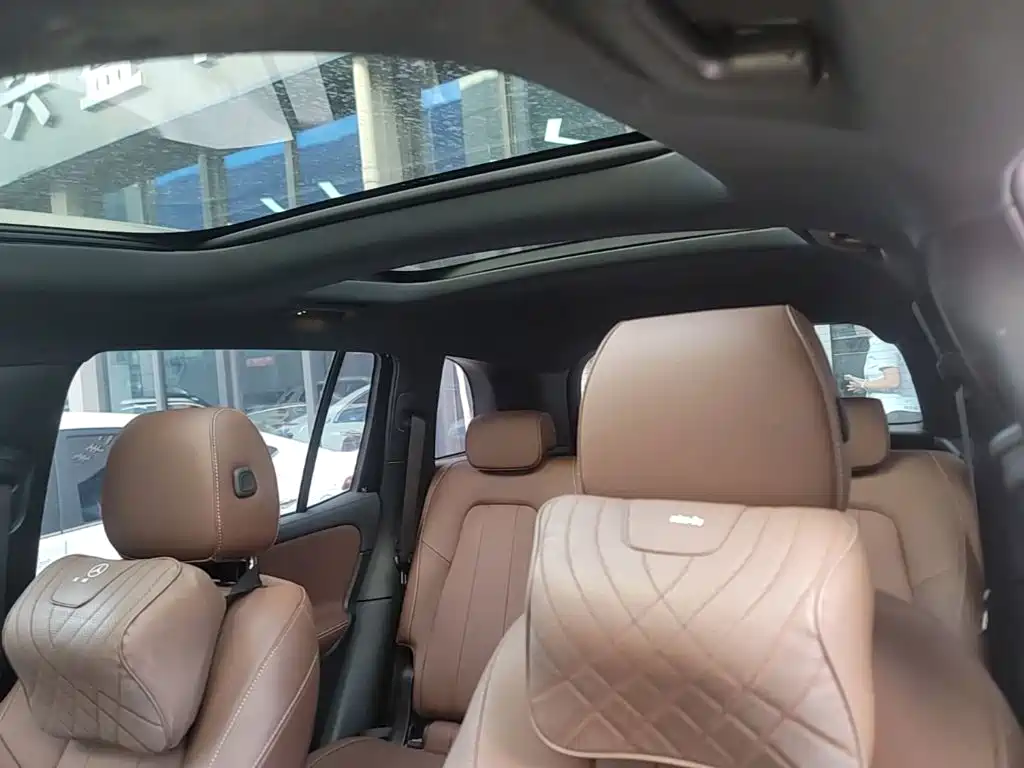 Mercedes-Benz GLB — миниатюра 18