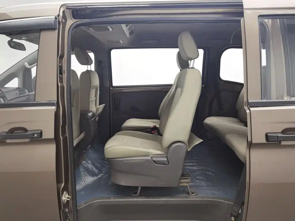 Wuling Zhengcheng Classic — миниатюра 15
