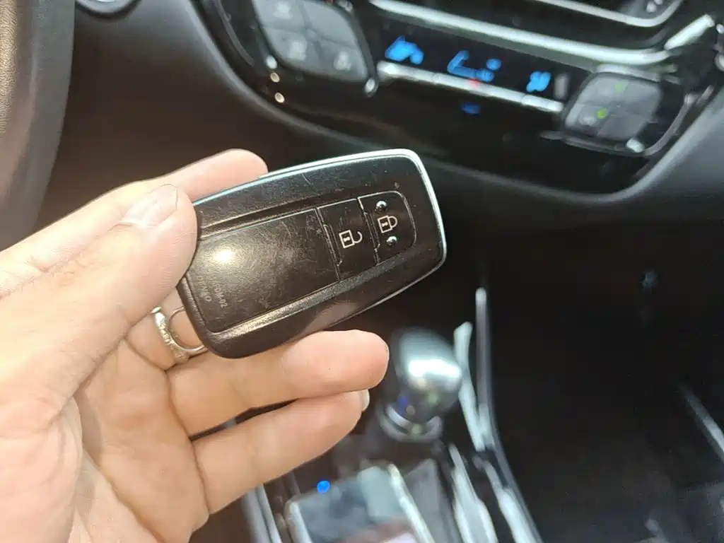 Toyota IZOA — миниатюра 9