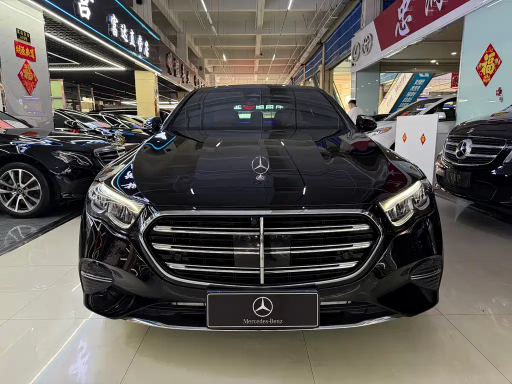 Mercedes-Benz E-Class — миниатюра 2