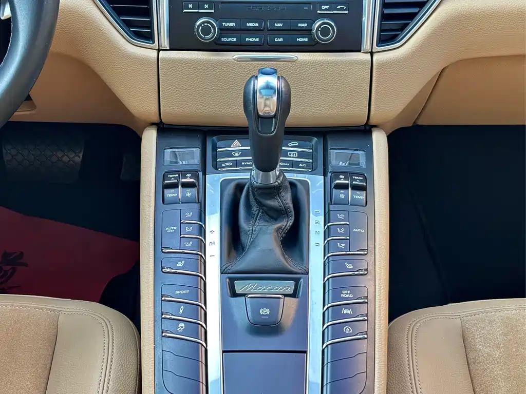 Porsche Macan — миниатюра 14