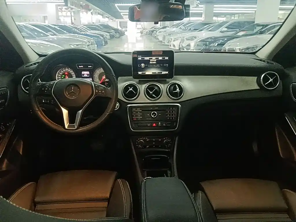 Mercedes-Benz GLA — миниатюра 10