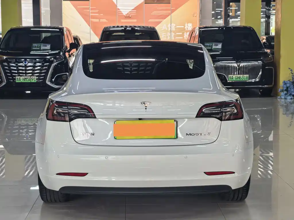 Tesla Model 3 — миниатюра 17
