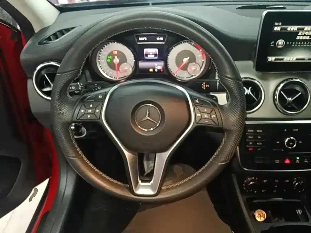 Mercedes-Benz GLA — миниатюра 11