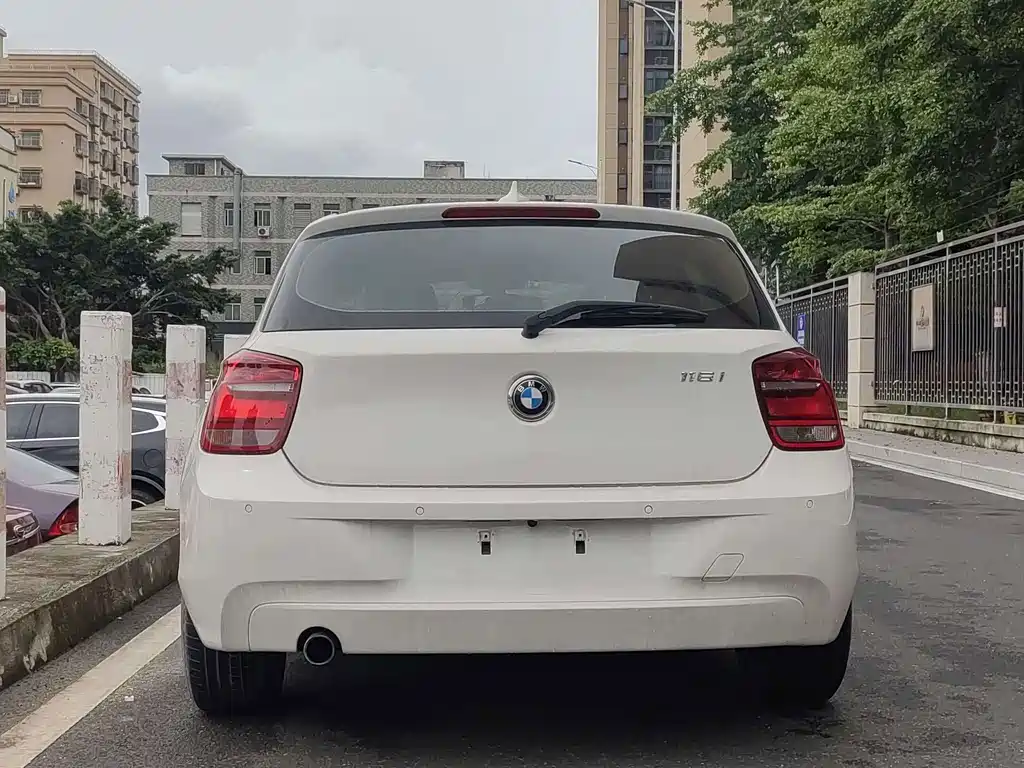 BMW 1 Series (Import) — миниатюра 6