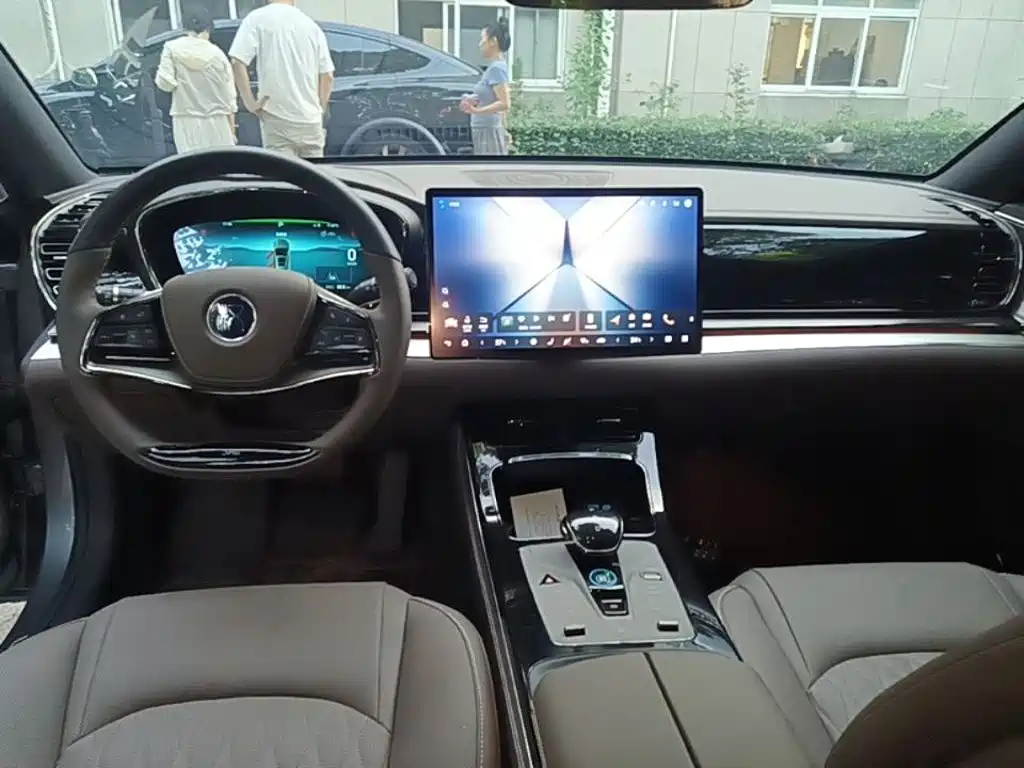BYD Han — миниатюра 10