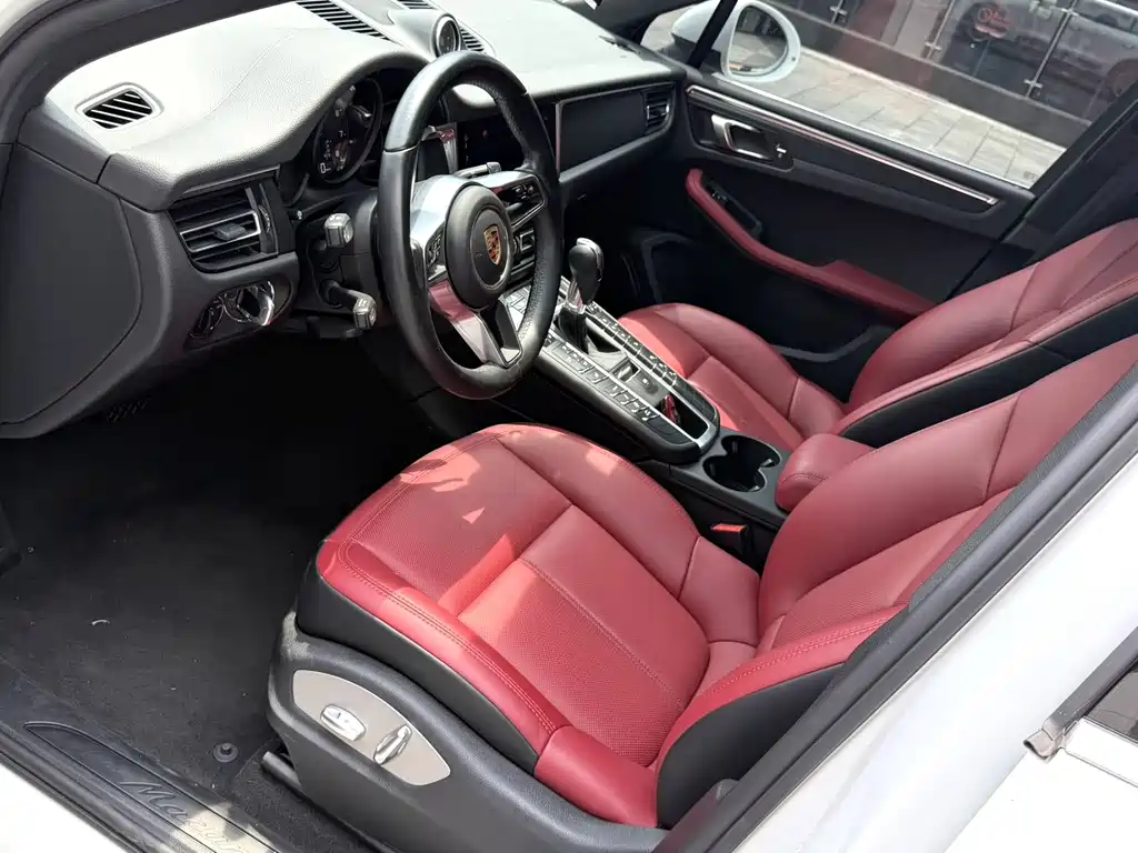 Porsche Macan — миниатюра 3