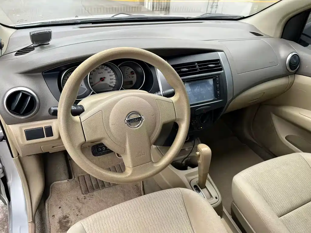 Nissan Livina — миниатюра 4