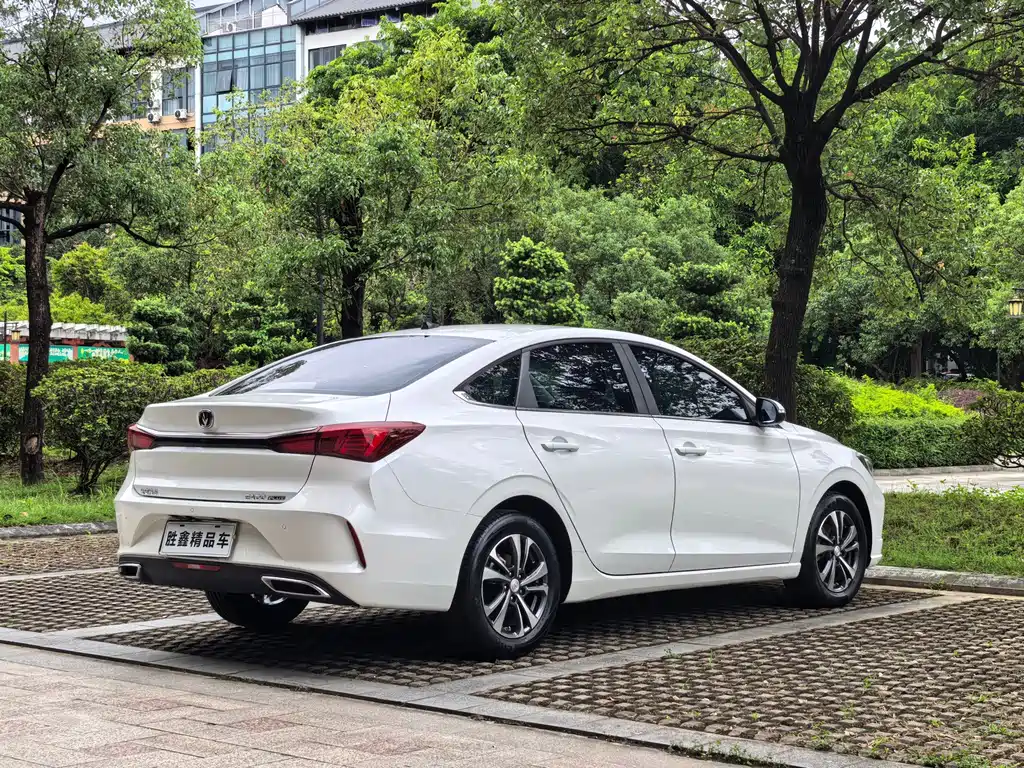 Changan Eado — миниатюра 6