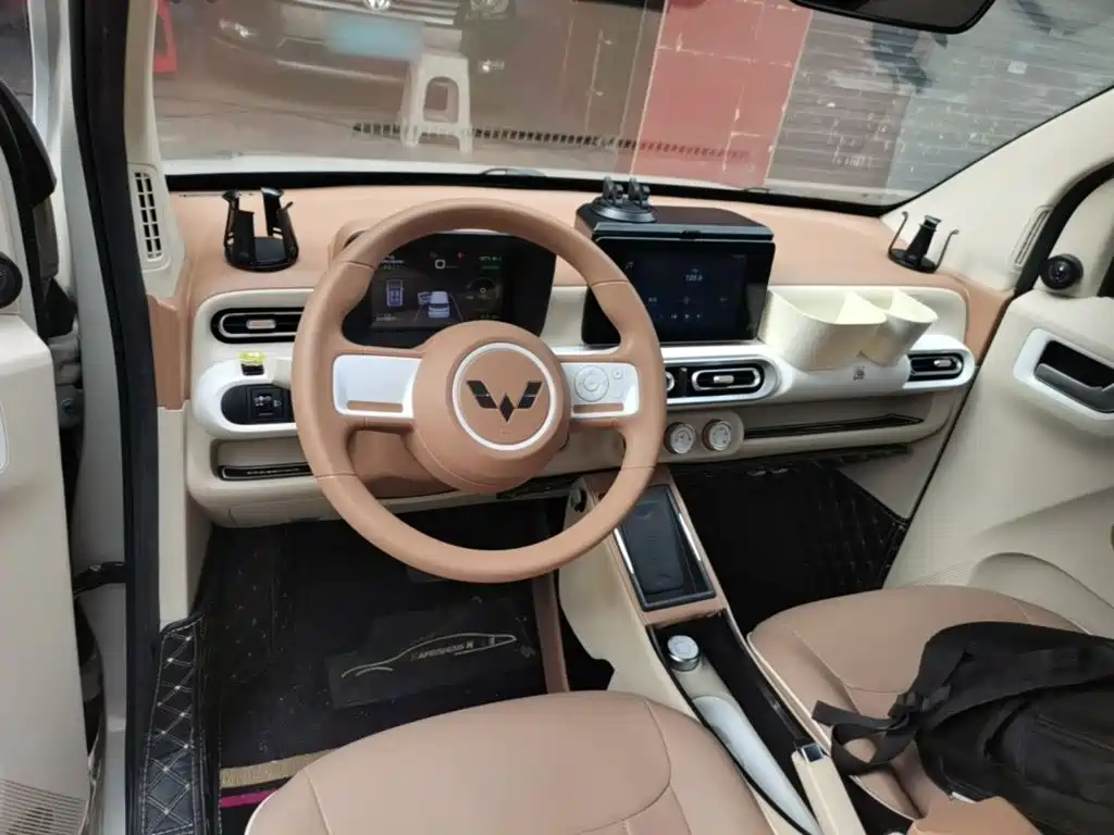 Wuling MINIEV — миниатюра 10