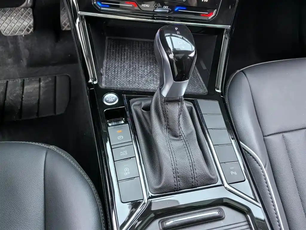 Volkswagen Passat 2023 330TSI Elite