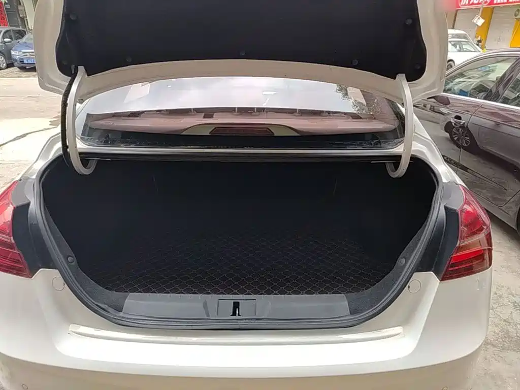 Geely Emgrand — миниатюра 19