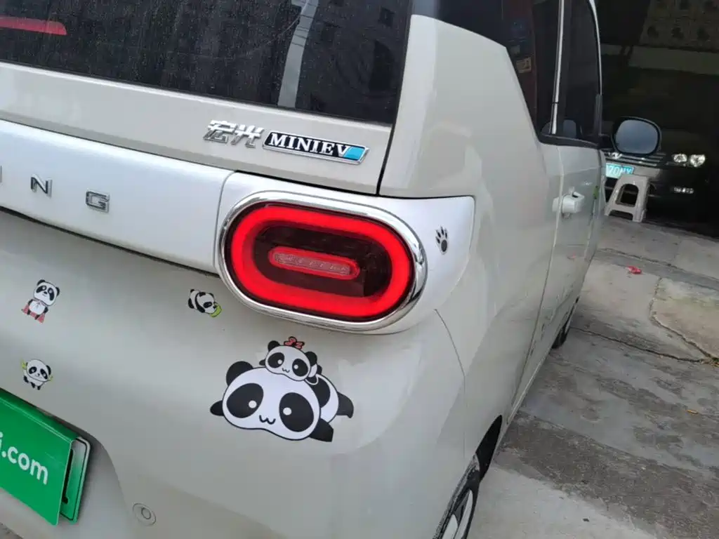 Wuling MINIEV — миниатюра 8