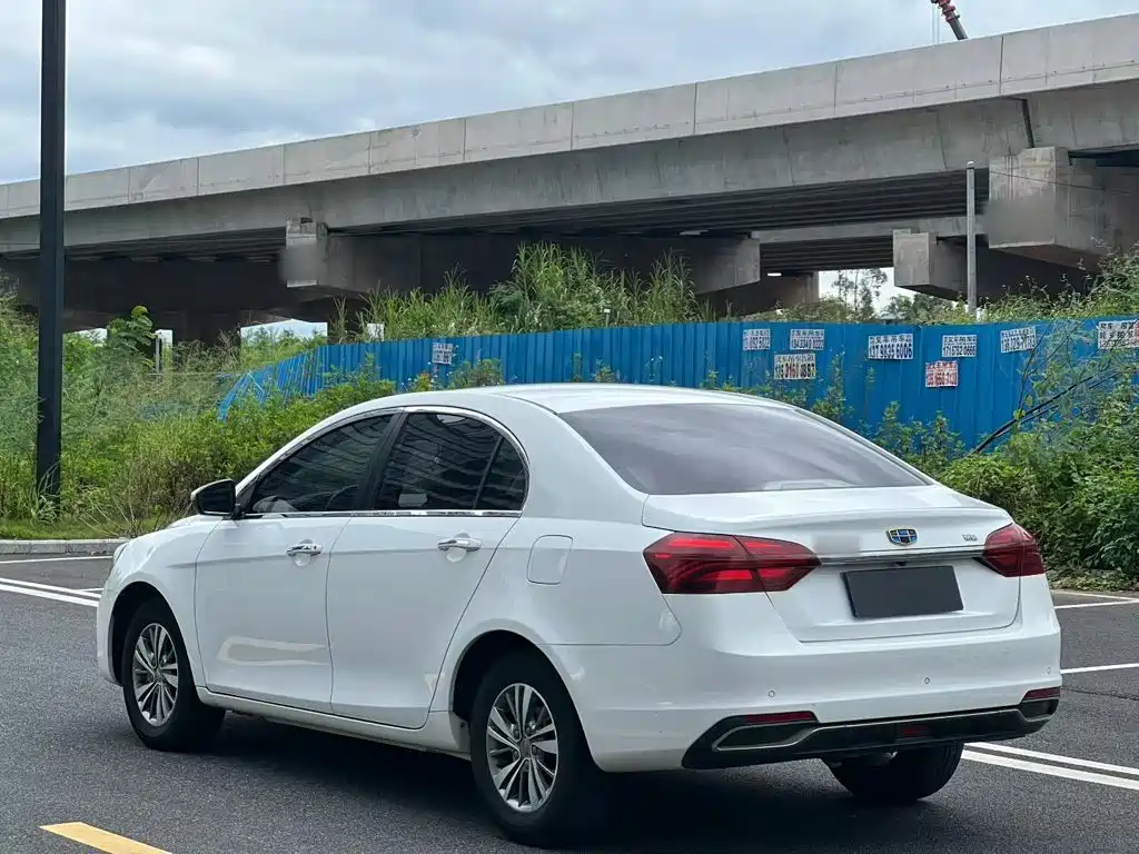 Geely Emgrand — миниатюра 5