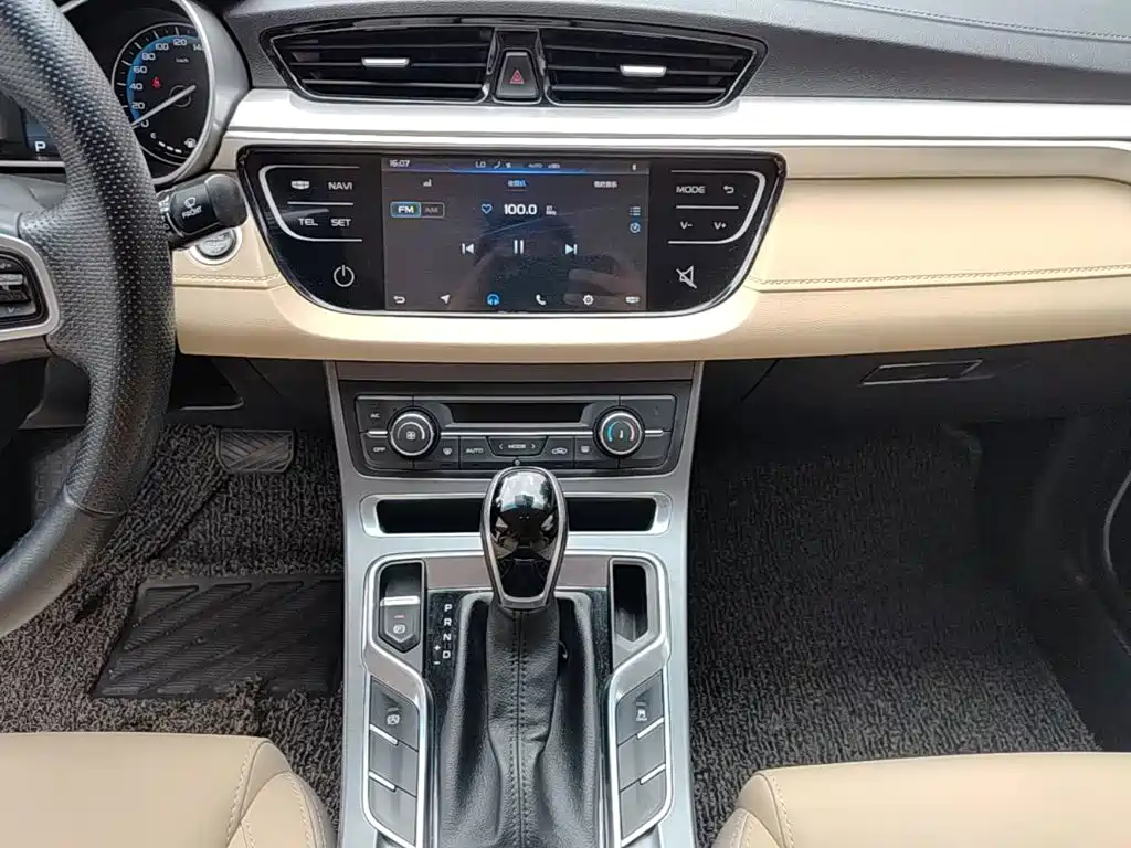 Geely Emgrand — миниатюра 13