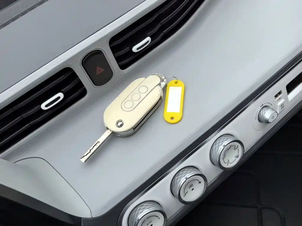 Wuling MINIEV — миниатюра 9