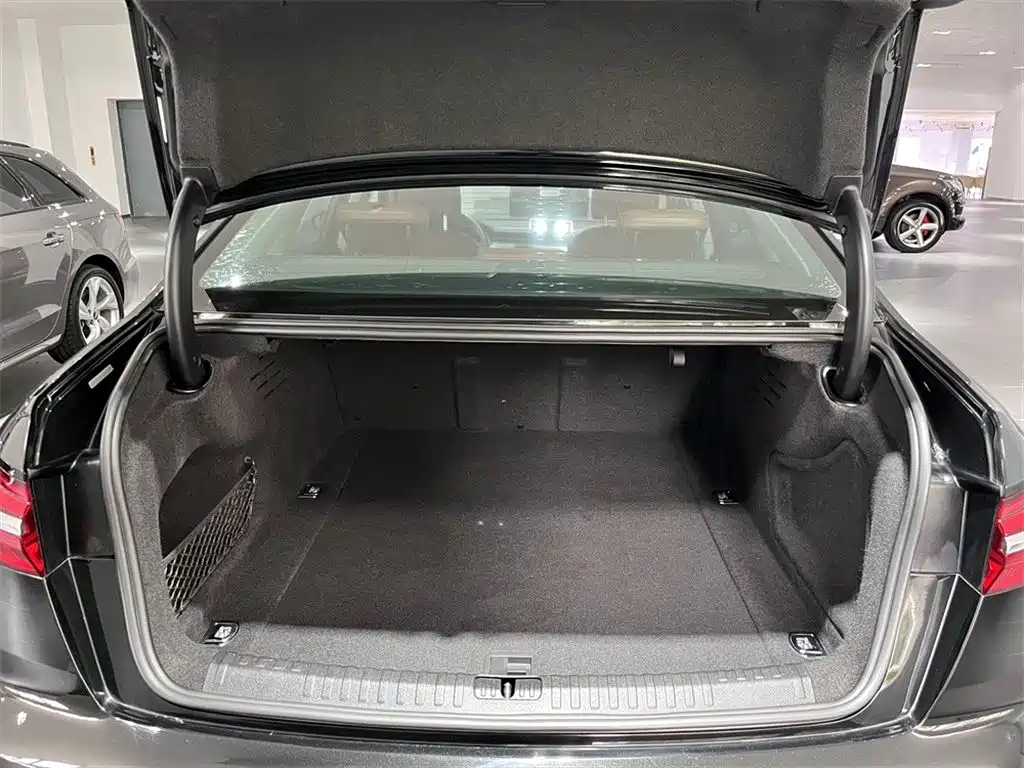 Audi A6L — миниатюра 9