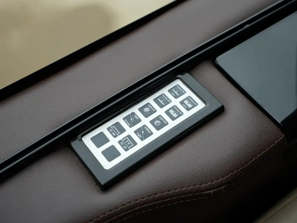 GMC Savana — миниатюра 14