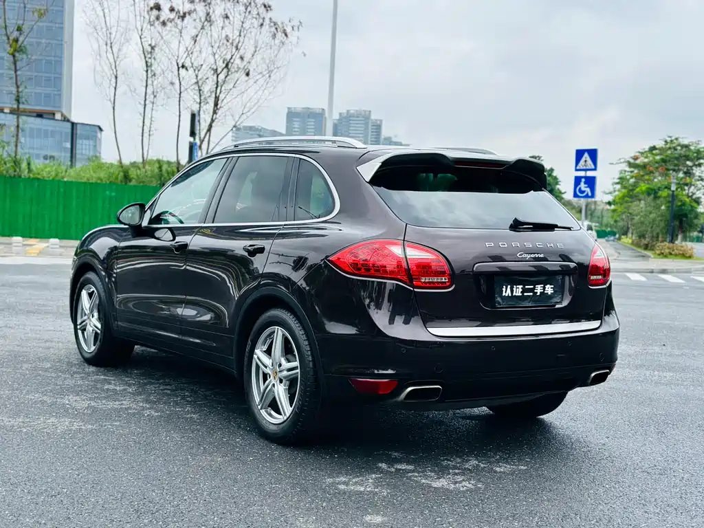 Porsche Cayenne 2014 Cayenne Platinum Edition 3.0T