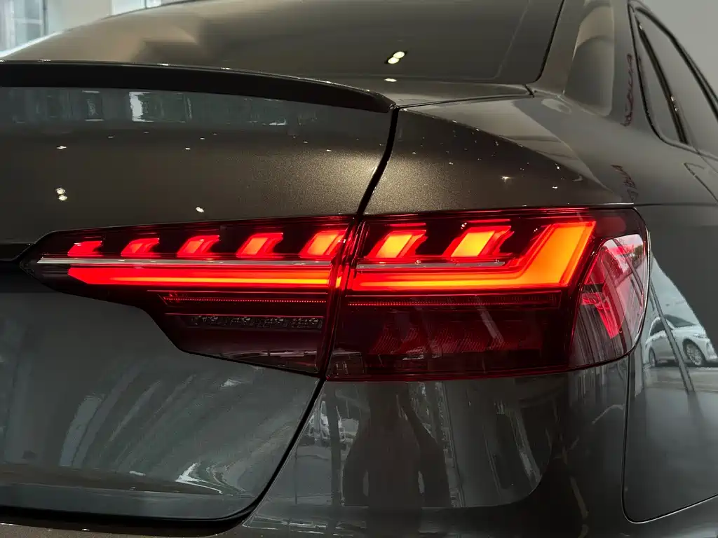 Audi A4L — миниатюра 9