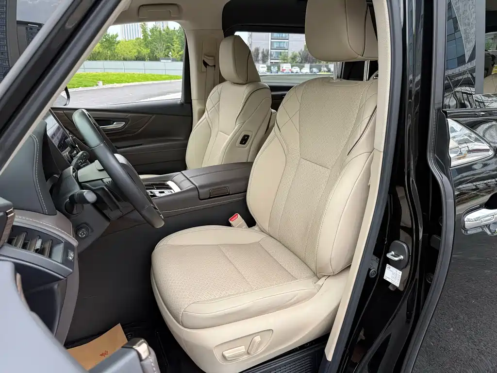 Toyota Alphard — миниатюра 13
