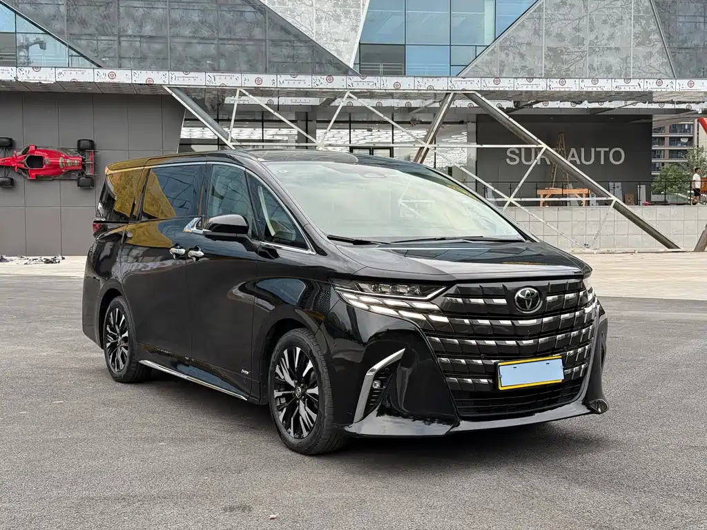 Toyota Alphard — миниатюра 3