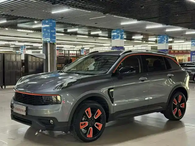 Lynk & Co 01