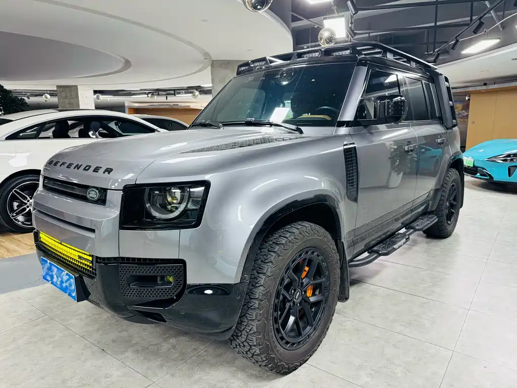 Land Rover Defender 2023