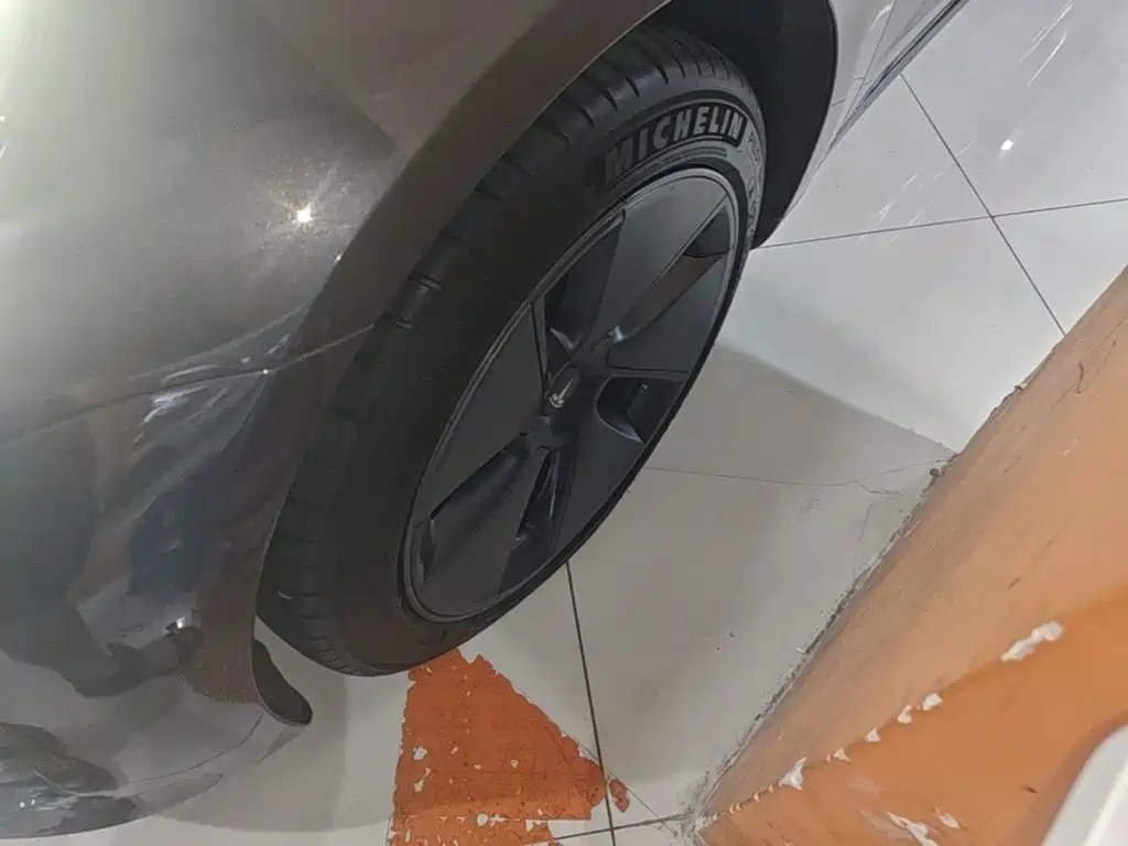 Tesla Model 3 — миниатюра 23