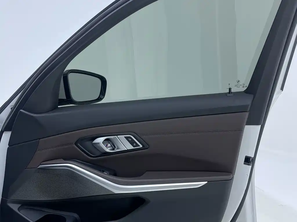 BMW 3 Series — миниатюра 26