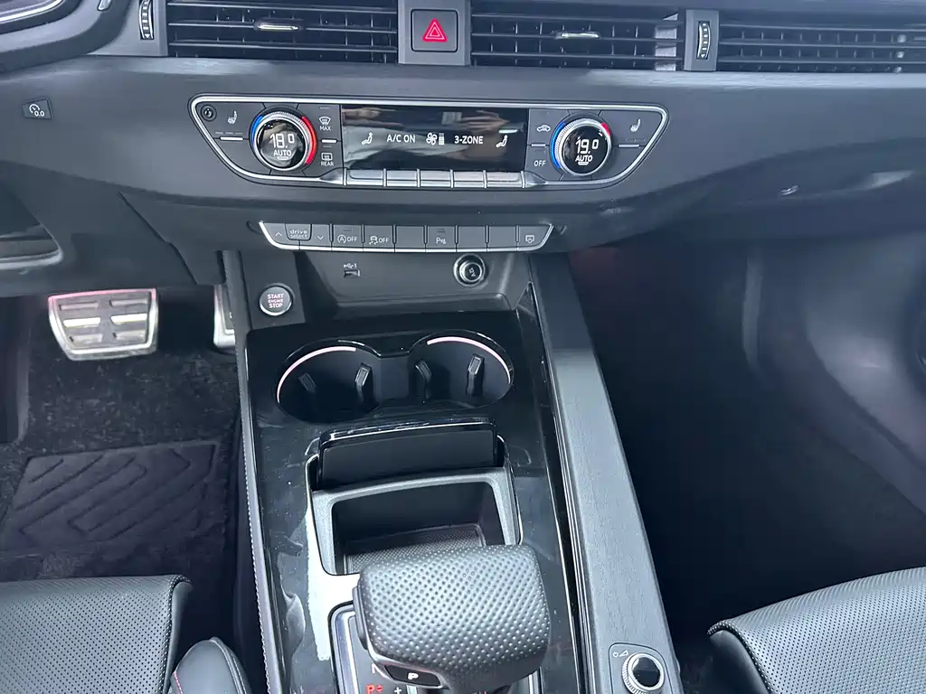 Audi A4L — миниатюра 8