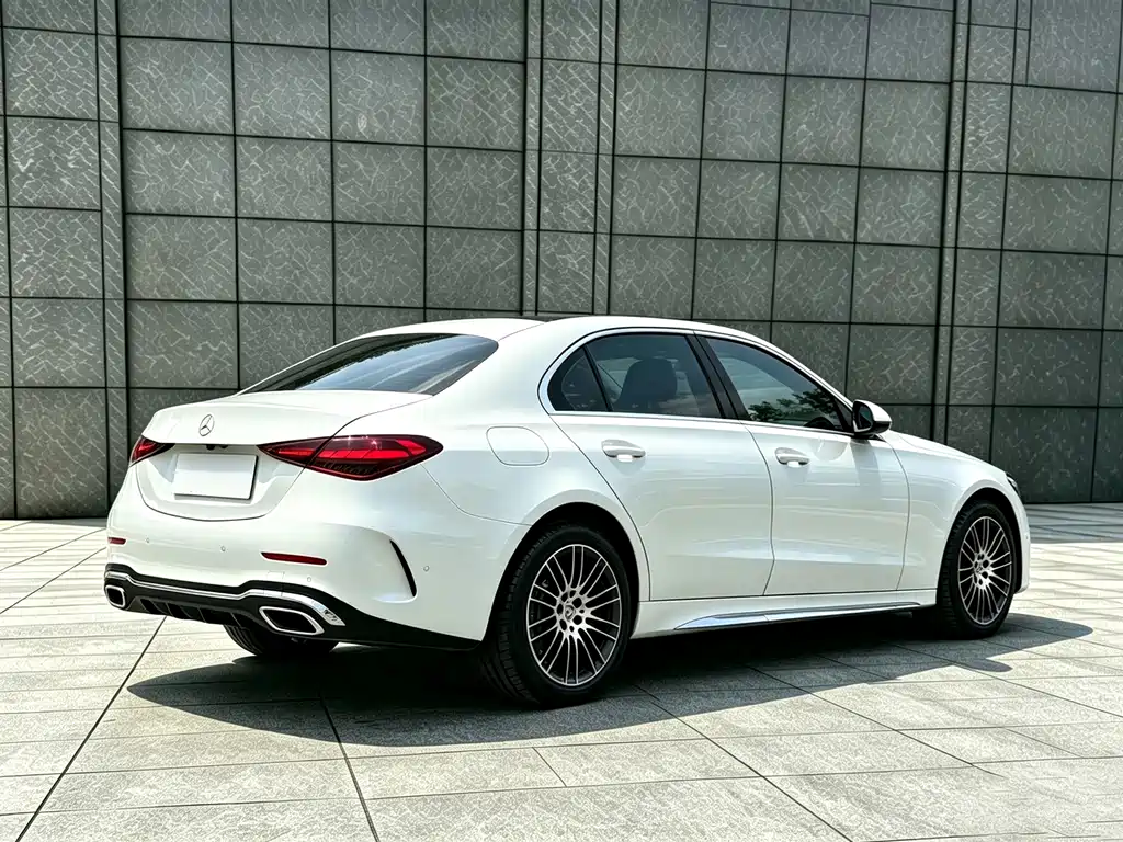 Mercedes-Benz C-Class — миниатюра 16
