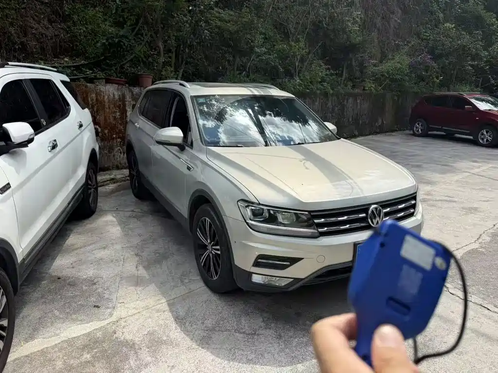 Volkswagen Tiguan L — миниатюра 3