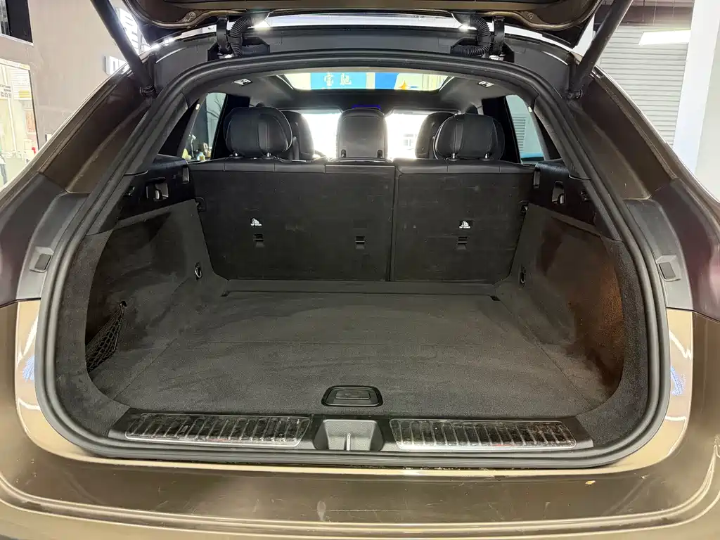 Mercedes-Benz EQE SUV — миниатюра 22