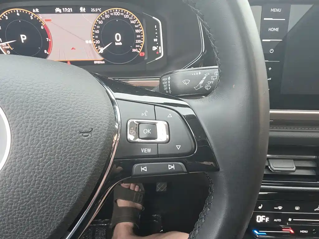 Volkswagen Tharu — миниатюра 14