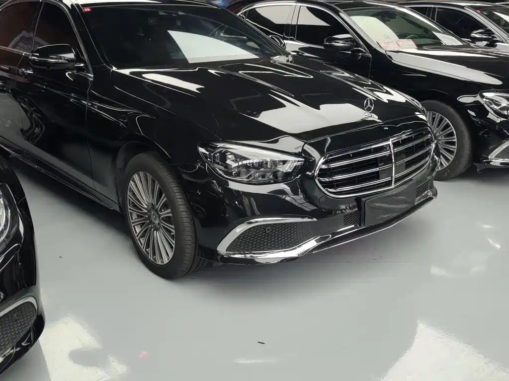 Mercedes-Benz E-Class — миниатюра 6