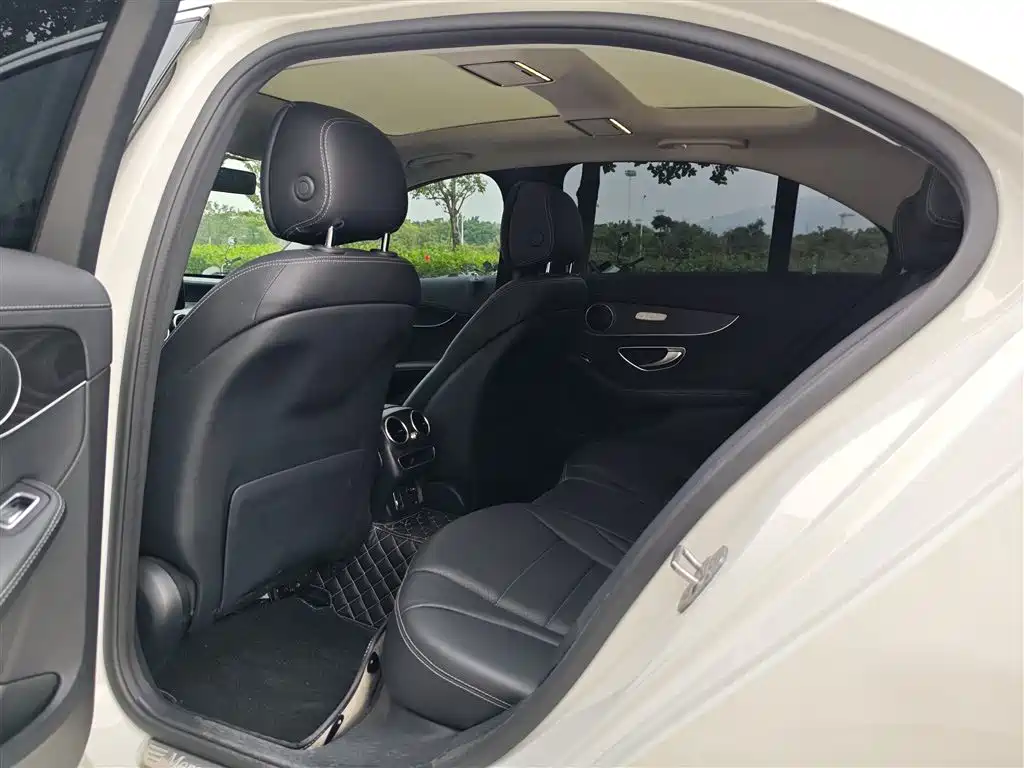 Mercedes-Benz C-Class — миниатюра 5