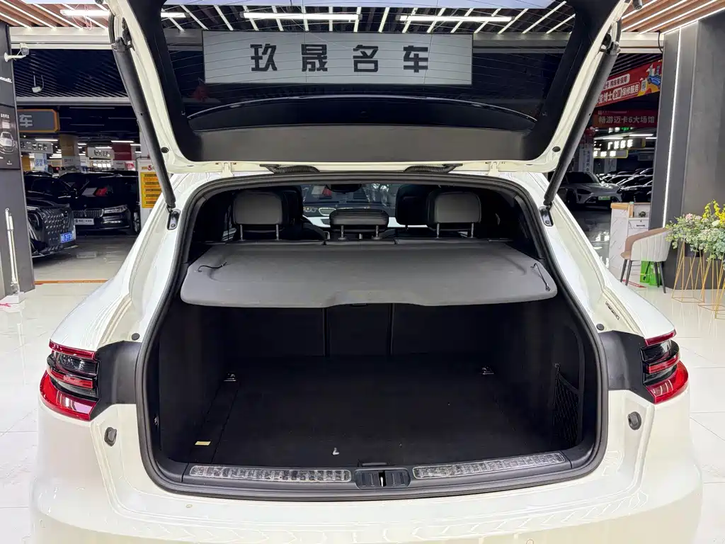 Porsche Macan — миниатюра 17