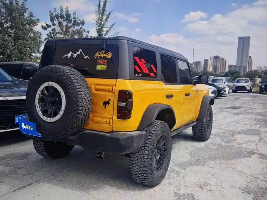 Ford Bronco (Import) — миниатюра 3