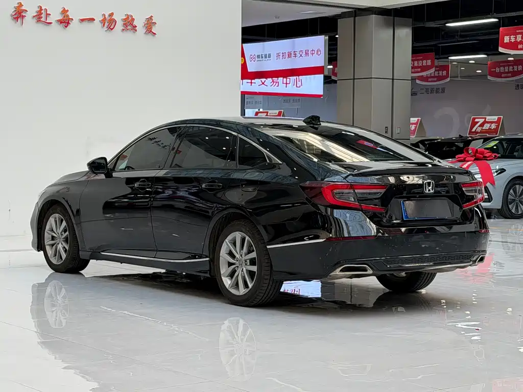 Honda Accord — миниатюра 7
