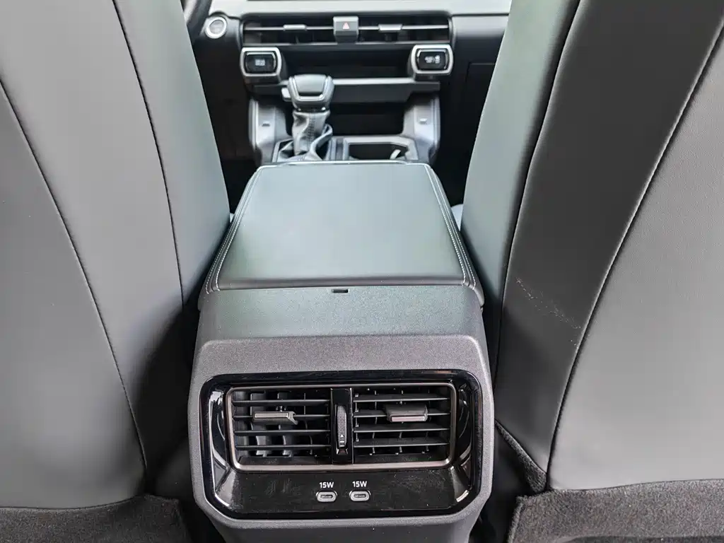 Toyota RAV4 — миниатюра 17