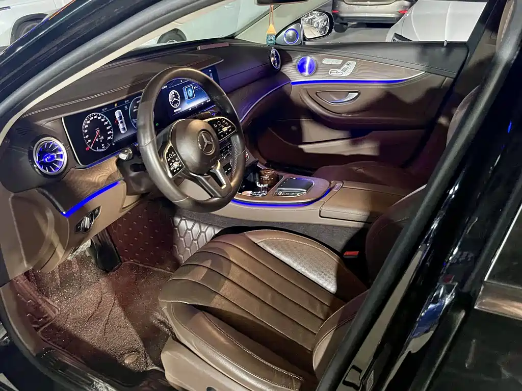 Mercedes-Benz E-Class — миниатюра 5