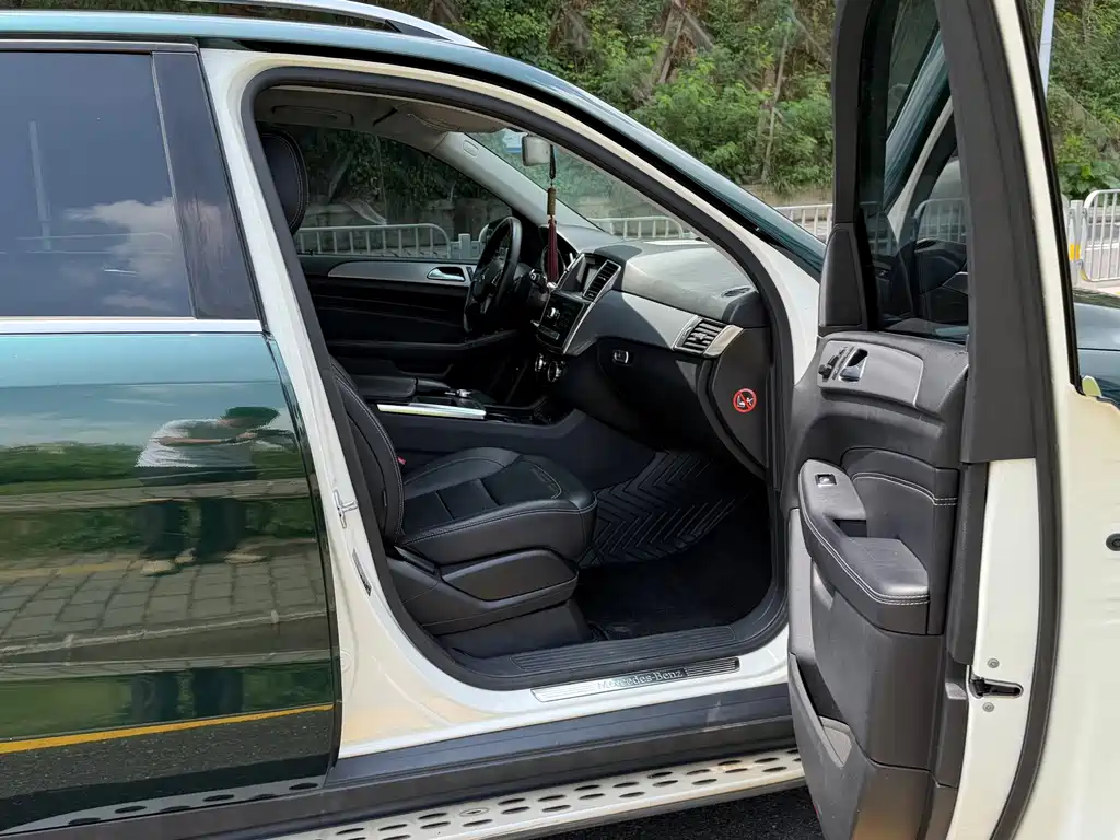 Mercedes-Benz M-Class — миниатюра 5