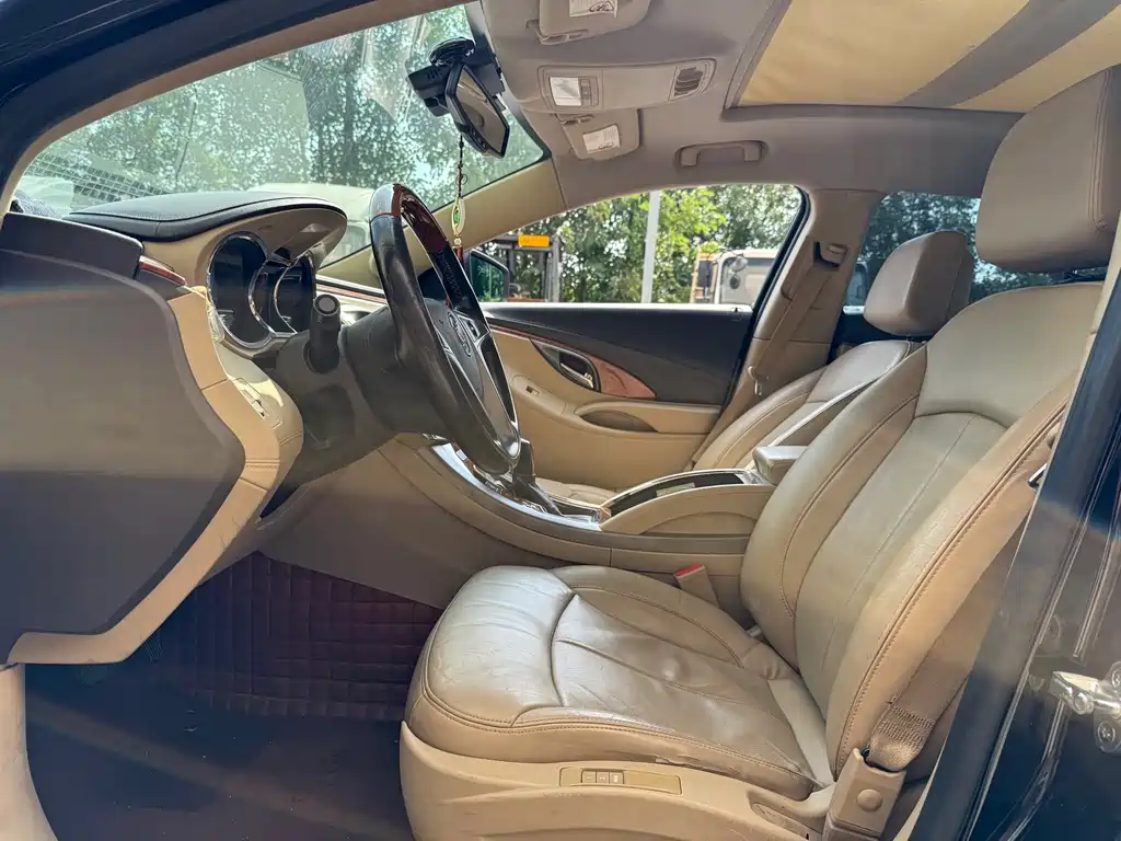 Buick LaCrosse — миниатюра 9