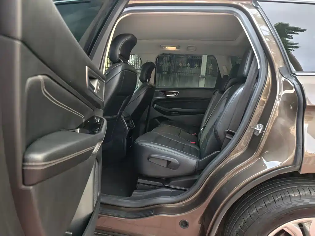 Ford Edge — миниатюра 9