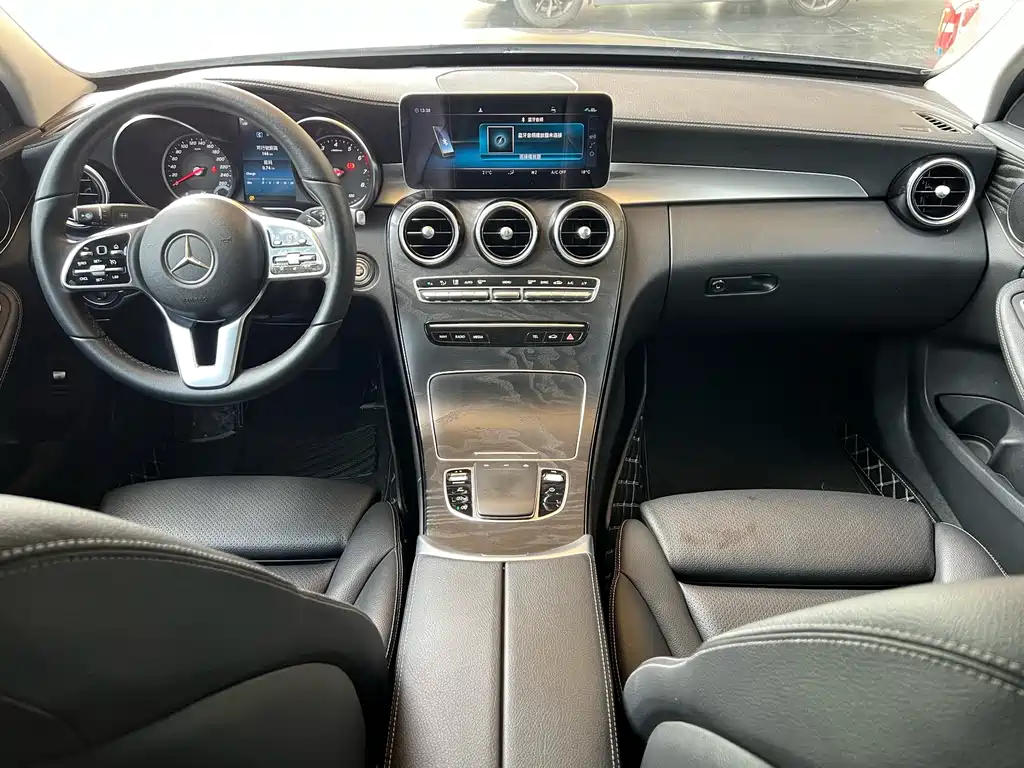 Mercedes-Benz C-Class — миниатюра 6