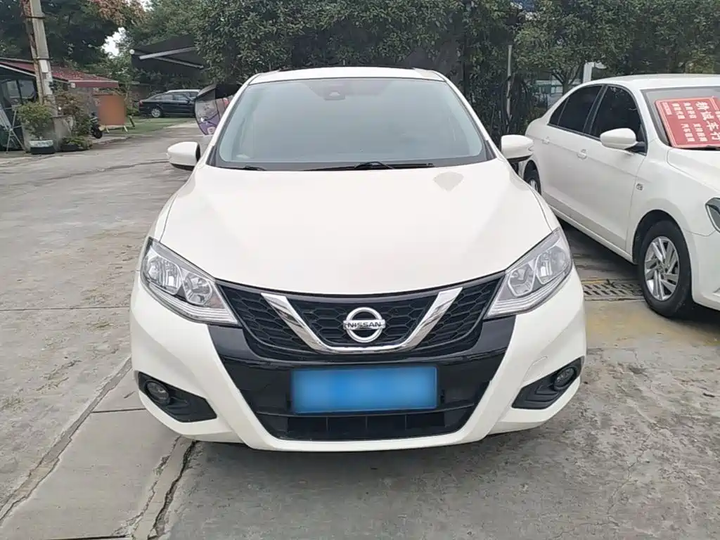 Nissan Tiida — миниатюра 3