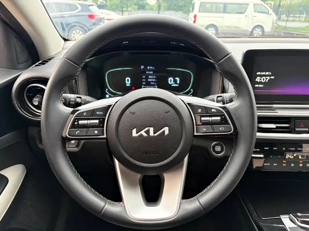 Kia K3 — миниатюра 14