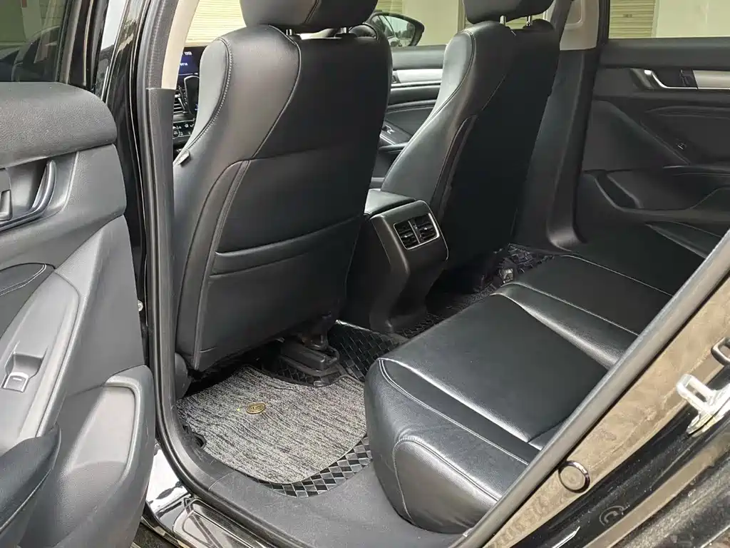 Honda Accord — миниатюра 9
